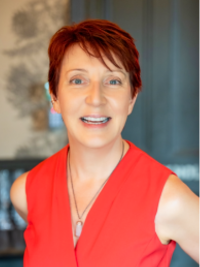 Katrina Collier headshot